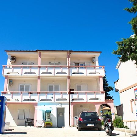 Apartmani Vidusin Novalja Exterior foto